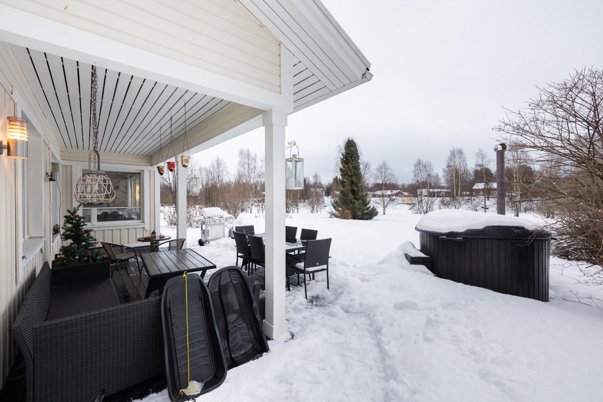 Riverside Home For Families - Beautiful House Near Santa Claus Village โรวานิเอมิ ภายนอก รูปภาพ